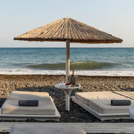 Alesahne Отель Камари