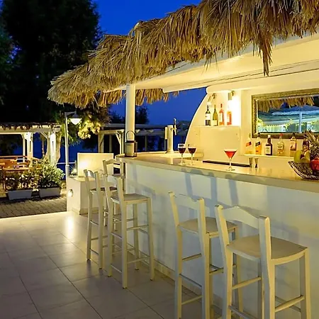 Alesahne Hotel Kamári