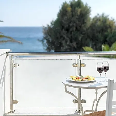 Hotel Alesahne 2*
