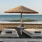 Alesahne Hotel Kamári