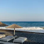 Alesahne Hotel Kamári