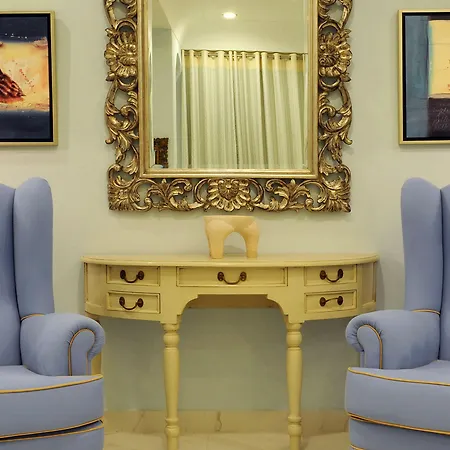 Hotel Alesahne Kamari (Santorini)